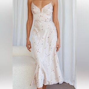 Selfie Leslie Lake Como Fitted Bodice Cami Strap Midi Dress Orchid Print Beige